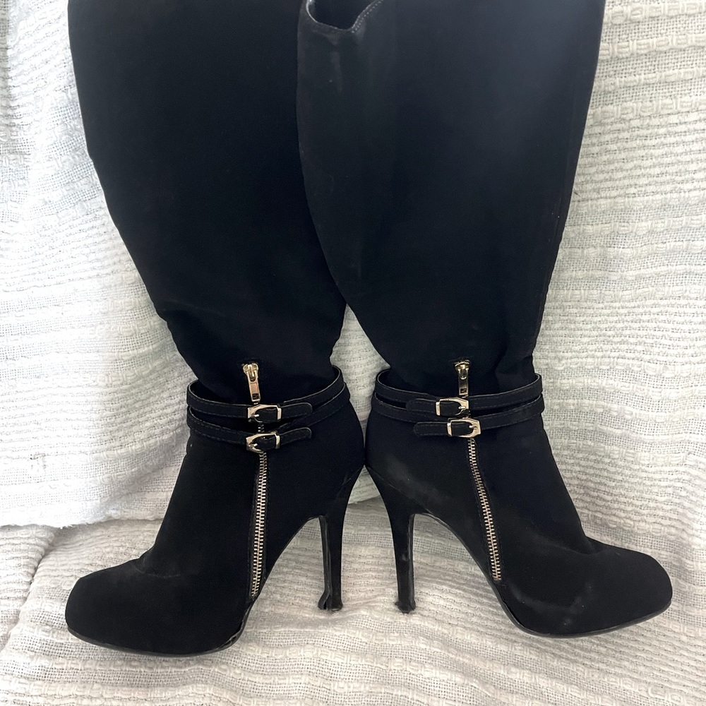 Black velvet boots